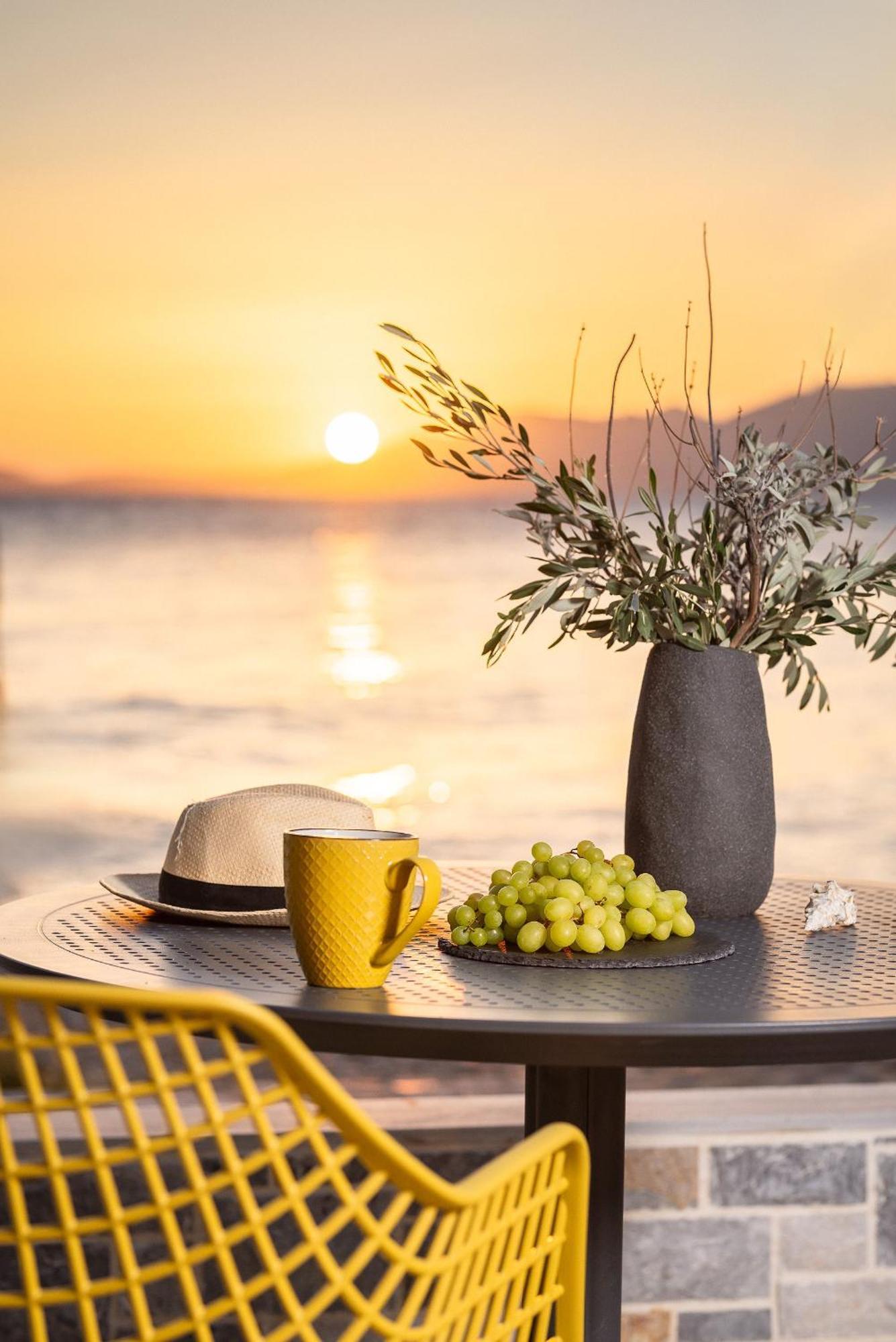 8Moons Boutique Apartments كوكاري المظهر الخارجي الصورة
