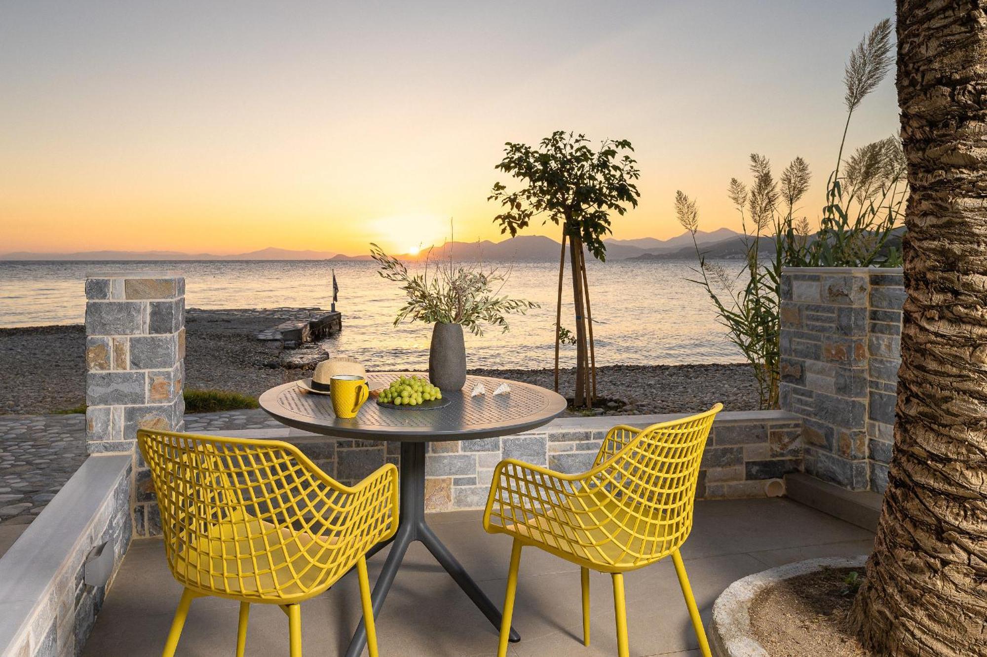 8Moons Boutique Apartments كوكاري المظهر الخارجي الصورة