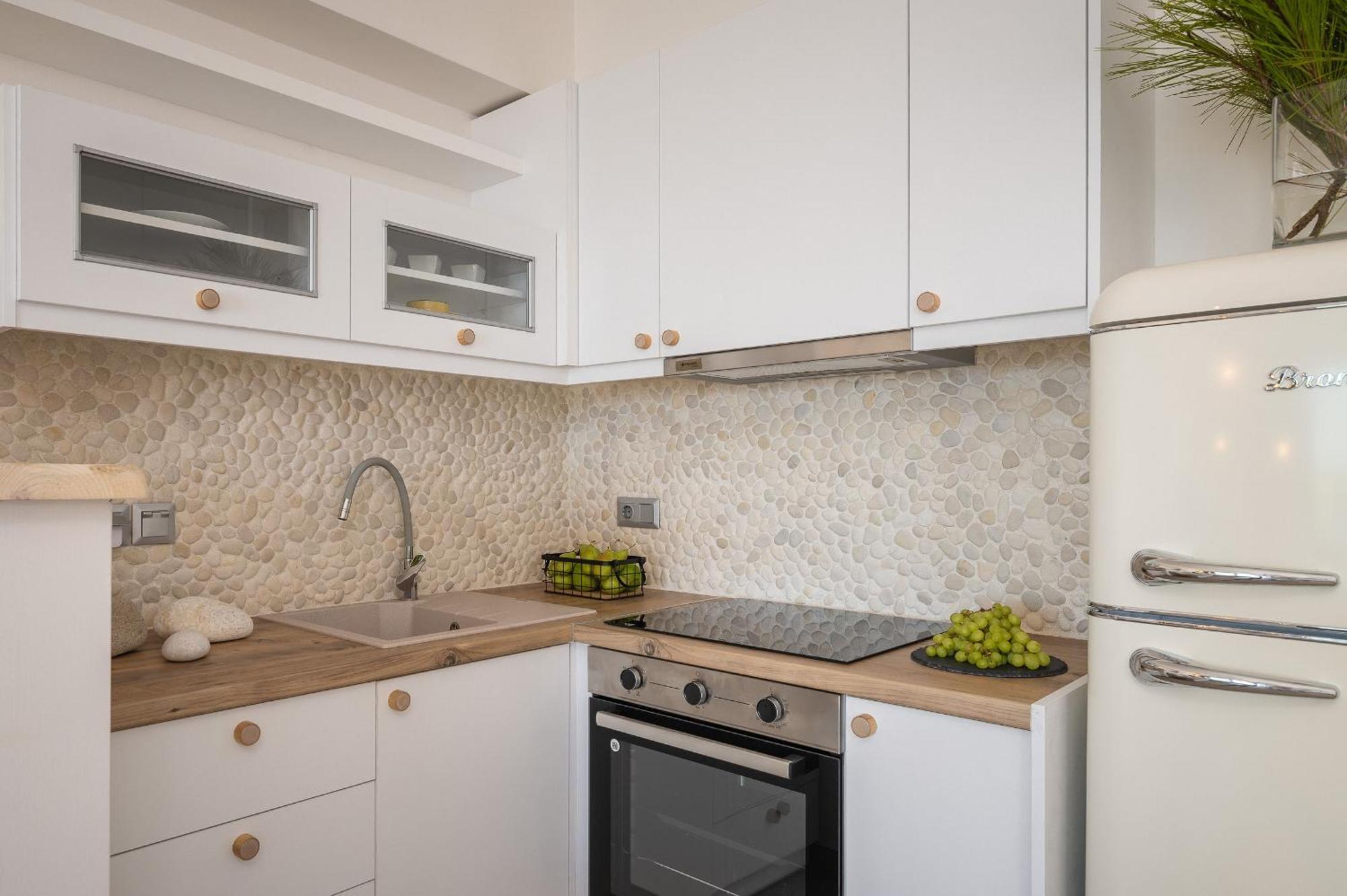 8Moons Boutique Apartments كوكاري المظهر الخارجي الصورة