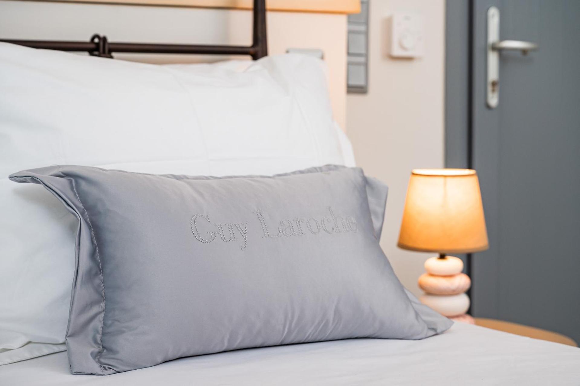 8Moons Boutique Apartments كوكاري المظهر الخارجي الصورة