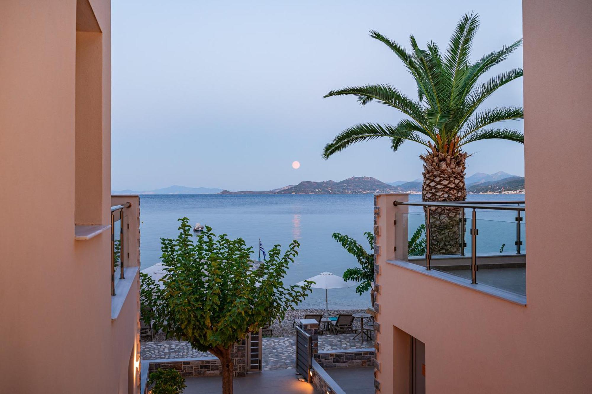 8Moons Boutique Apartments كوكاري المظهر الخارجي الصورة